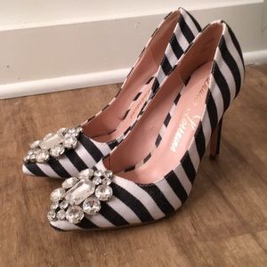 Beautiful heel with large rhinestones